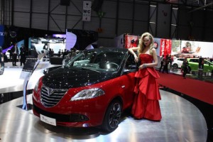 messe-girls-hostessen-models-genf-auto-salon-2012 (28)