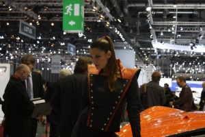 messe-girls-hostessen-models-genf-auto-salon-2012 (3)
