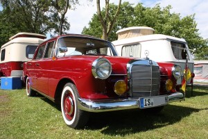 mercedes-kennzeichen-is